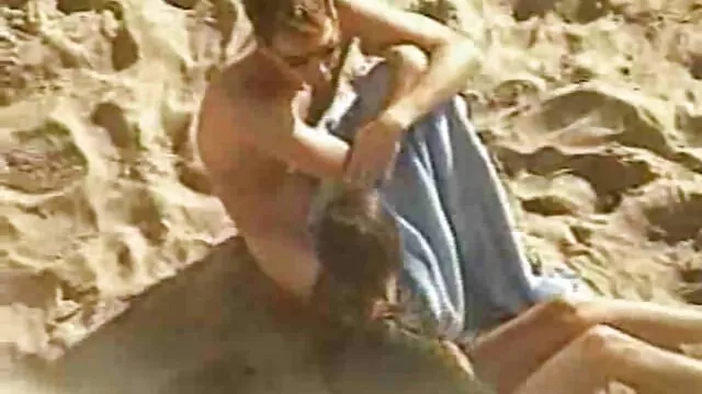 Miễn phí khiêu dâm, không giấy đăng ký  Lustful gà con giật tắt cô ấy clit với một máy rung trên một mạng quan sát, mạng phim sec dich theo dõi