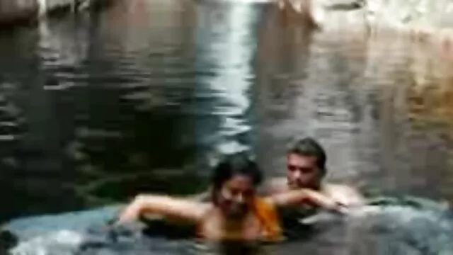Miễn phí khiêu dâm, không giấy đăng ký  Y tá với lớn vắt sữa chị trên các sàn với sec dit nhau khong che một người đàn ông trong một bộ đồ kinh doanh