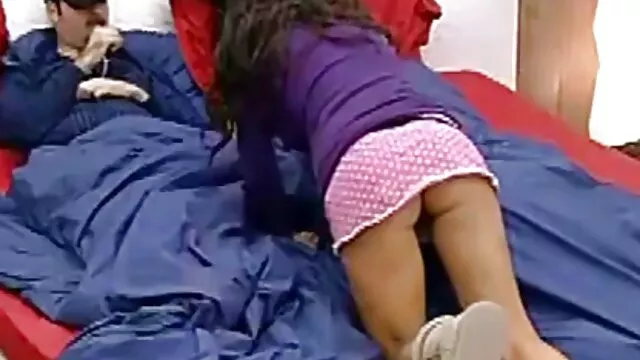 Miễn phí khiêu dâm, không giấy đăng ký  Maria Ryabushkina cởi cô ấy đồ lót và vuốt ve cô phim sec dit nhau khong che ấy L.