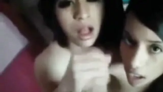 Miễn phí khiêu dâm, không giấy đăng ký  Anh chàng chạm vào cô gái secditnhau tóc vàng trong phòng tắm, và sau đó fuck trong phòng ngủ
