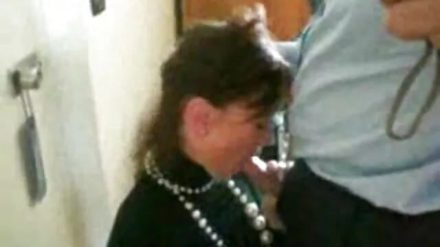 Miễn phí khiêu dâm, không giấy đăng ký  Mulatto bú cặc to sec dit tre em của anh quản lý trong văn phòng