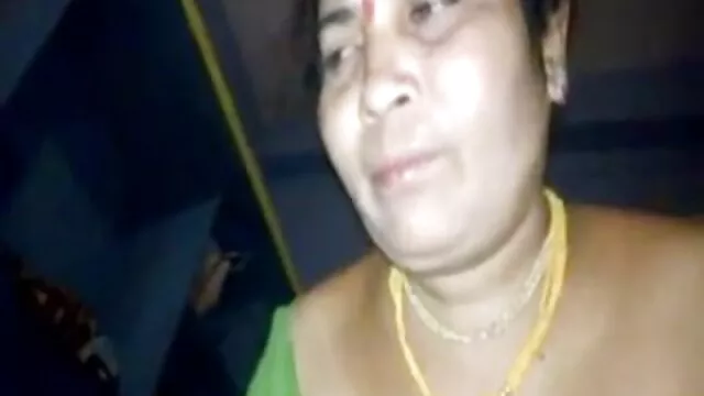 Miễn phí khiêu dâm, không giấy đăng ký  Một sexy đàn ông fucked một busty milf trong một đỏ thong trên các giường xem sec dit nhau